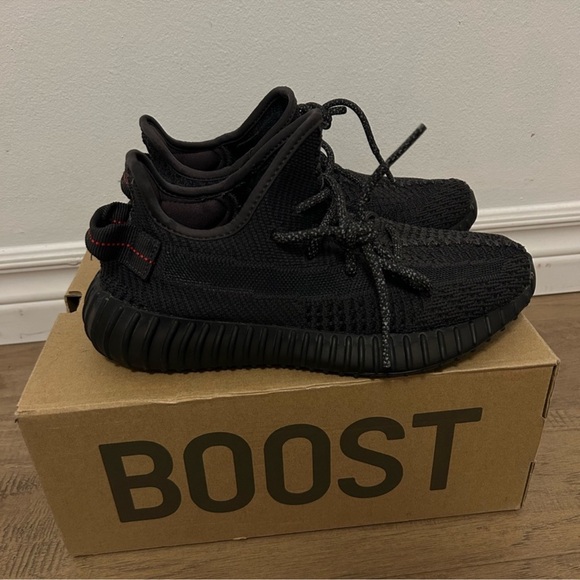 BLACK YEEZYS - Picture 3 of 4